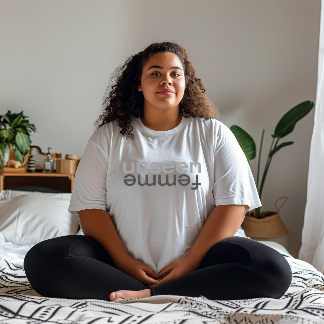 Unseen Femme  T-Shirt